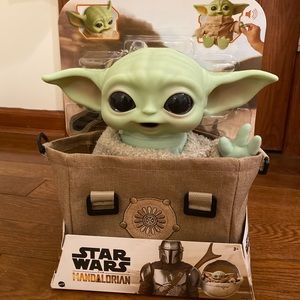 Star Wars The Mandalorian The Child Grogu Premium Plush Bundle